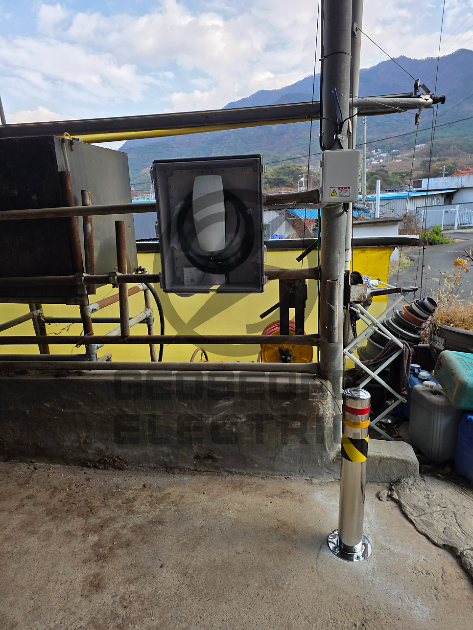 고등학교 완속 전기차 충전기 설치 공사 시공 사진 2