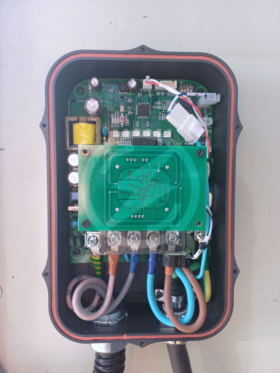 비공용 전기차 충전기 하이비차저 7kW 설치 공사 시공 사진 19