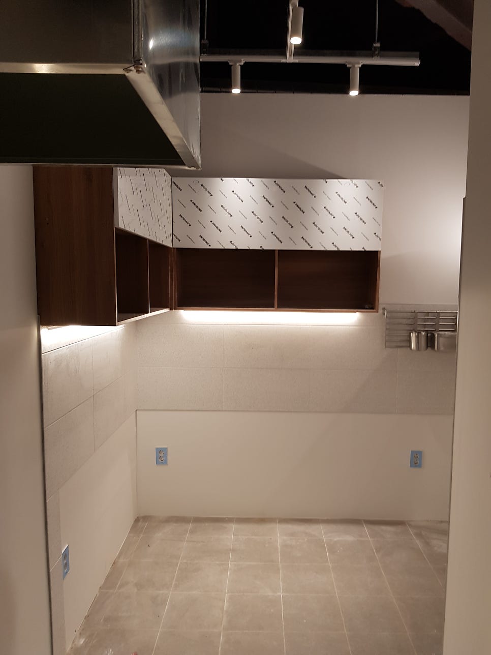 미용실 창업 매장 전기 인테리어 공사 시공 사진 8